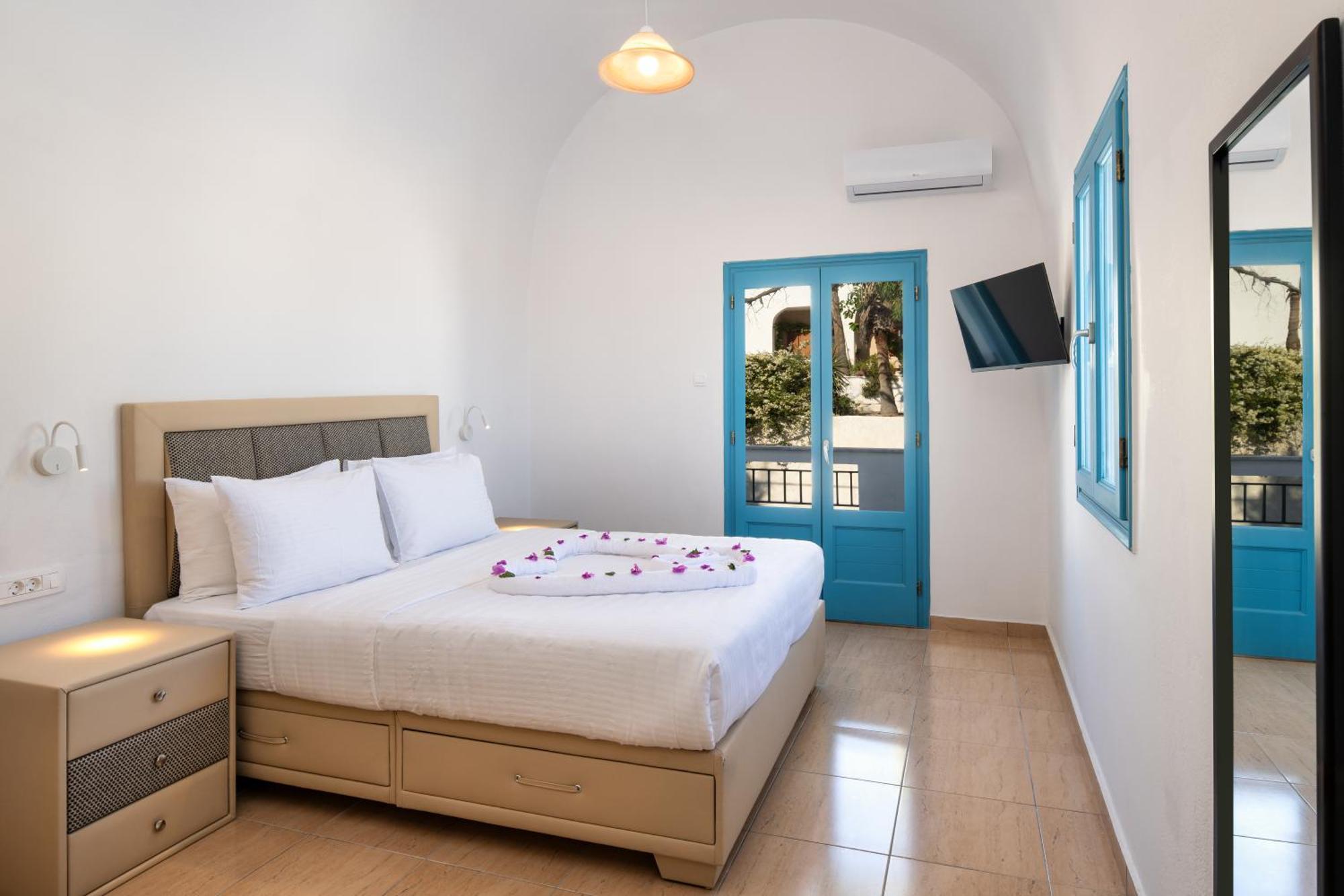 Hillside Elegance Suites Fira  Dış mekan fotoğraf